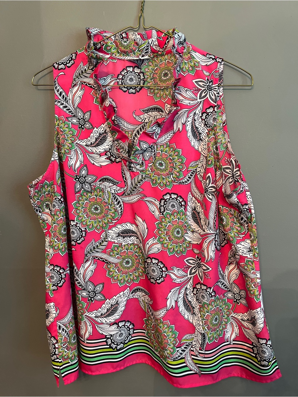 crown & ivy Hot Pink Floral Paisley Sleeveless Ruffle Neck Top